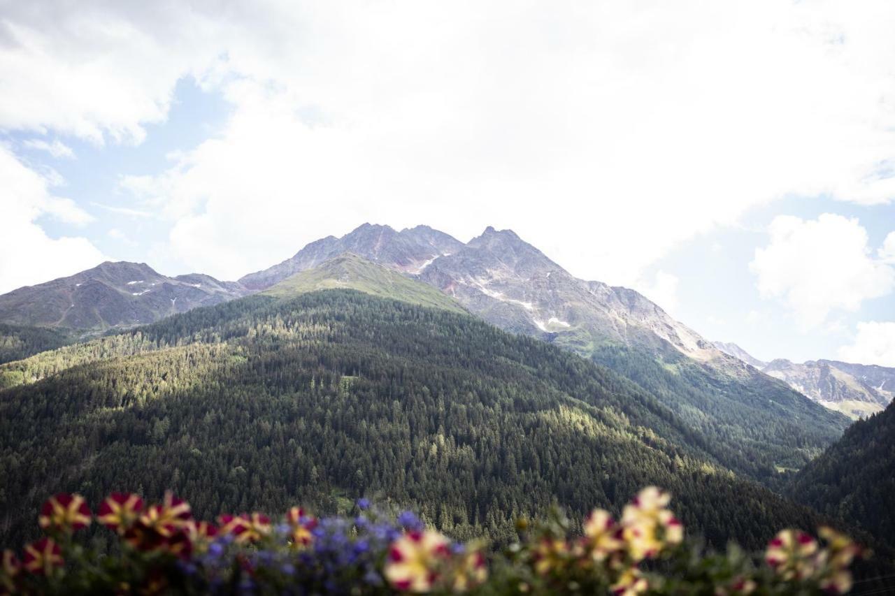 Hotel Alpina Superior Pettneu am Arlberg Zewnętrze zdjęcie